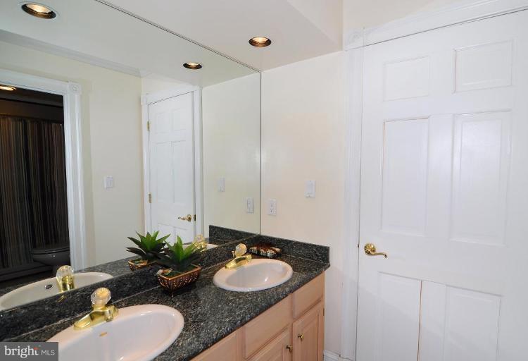 10400 Kingsbridge Road Ellicott City, MD 21042 - Photo 24 of 30 Bath #2