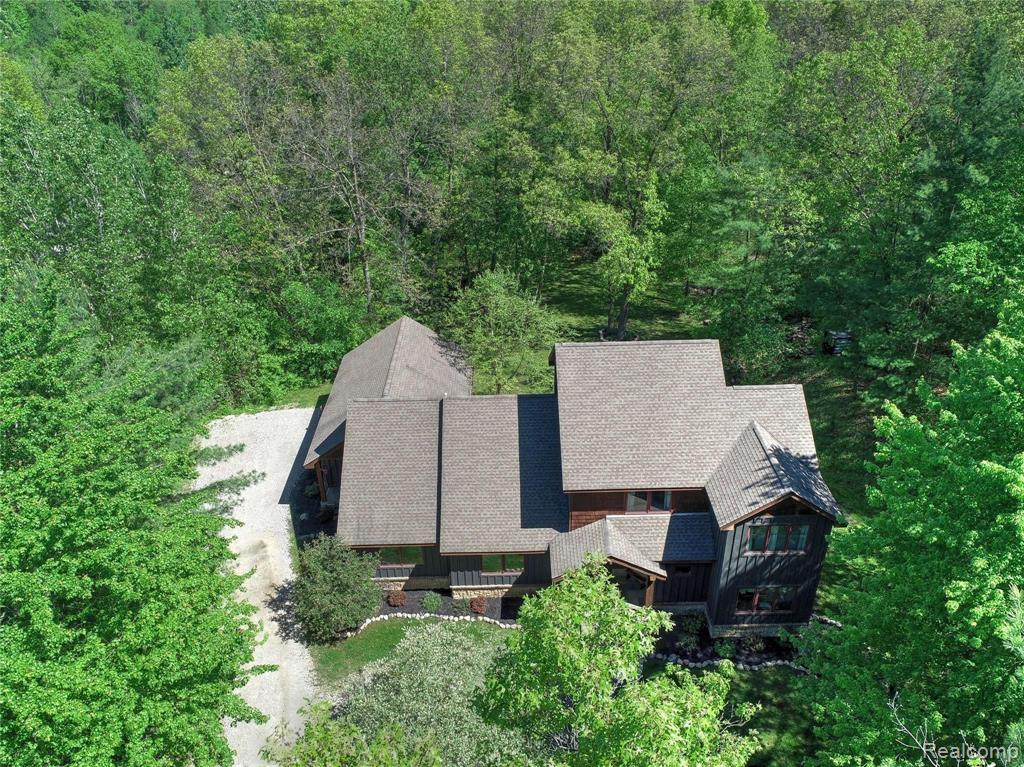 2877 East Schafer Road Howell, MI 48843 - Photo 3 of 31