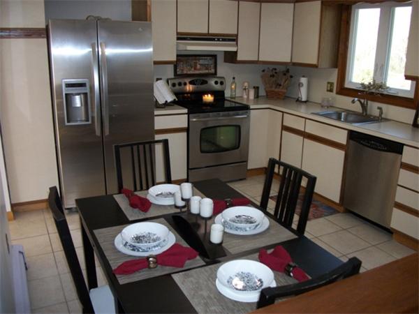342 Ash Street Reading, MA 01867 - Photo 3 of 11 Gallery Image 3