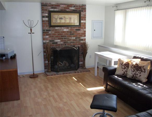 342 Ash Street Reading, MA 01867 - Photo 8 of 11 Gallery Image 8
