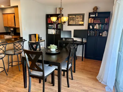 $295,000 | 5806 A Wolf Road, Unit 4, Western Springs, IL 60558