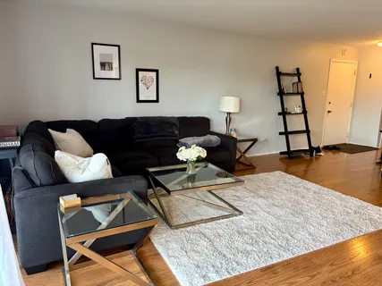 $295,000 | 5806 A Wolf Road, Unit 4, Western Springs, IL 60558