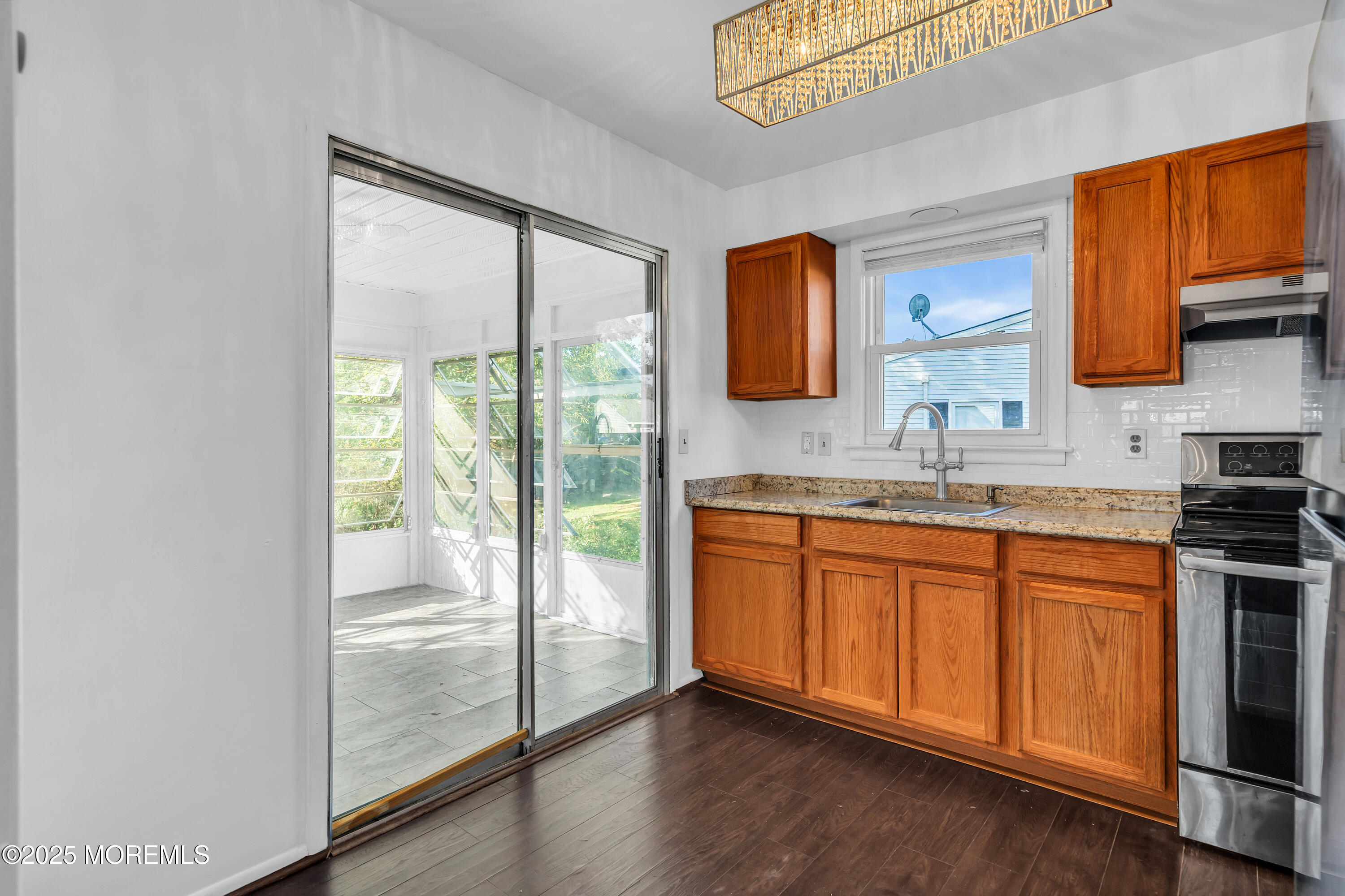 11 Hartford Road, Unit 70 Whiting, NJ 08759 - Photo 17 of 32 a spacious bathroom with a double vanity sink and a mirror