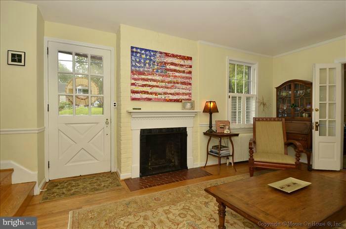 4005 Saul Road Kensington, MD 20895 - Photo 16 of 30 Living Room