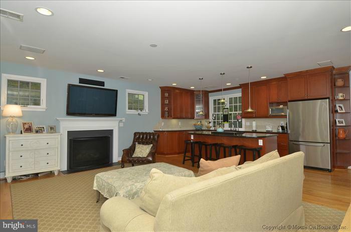 4005 Saul Road Kensington, MD 20895 - Photo 23 of 30 Family Room