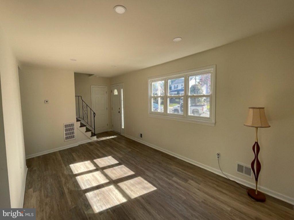 28 Shellflower Lane Hamilton, NJ 08690 - Photo 8 of 23 Gallery Image 8