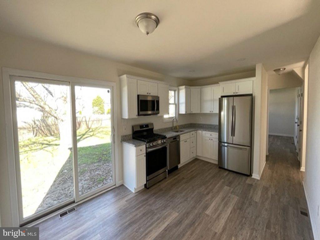 28 Shellflower Lane Hamilton, NJ 08690 - Photo 9 of 23 Gallery Image 9