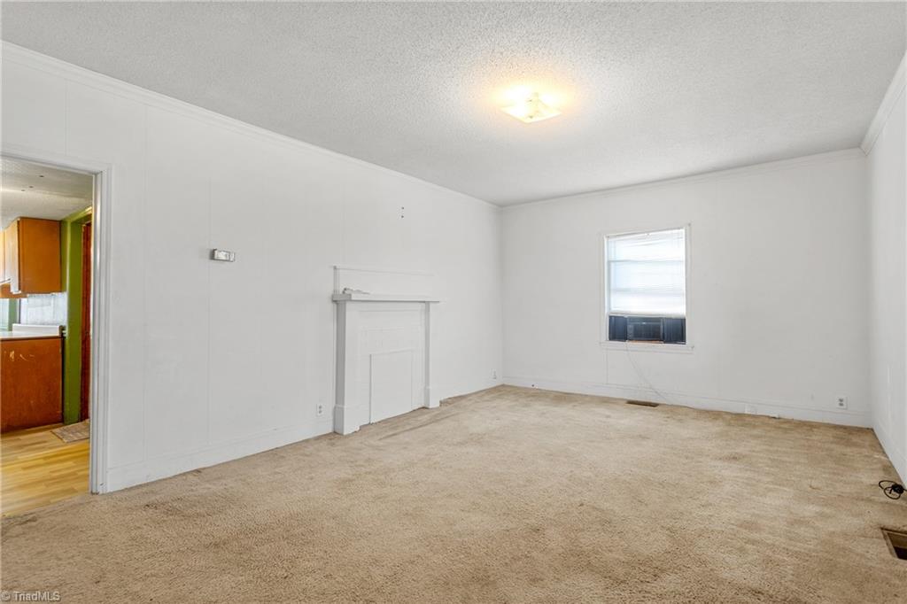 1404 Fieldcrest Road Eden, NC 27288 - Photo 5 of 20 Gallery Image 5