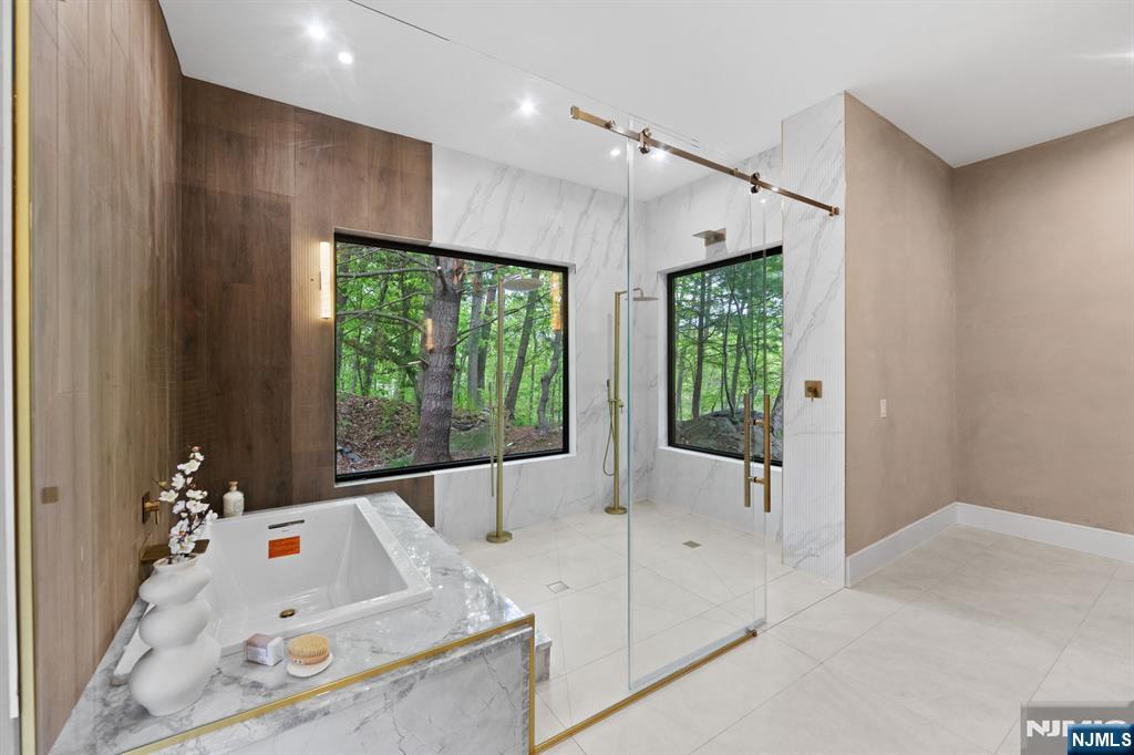 809 Shore Drive Butler, NJ 07405 - Photo 21 of 34