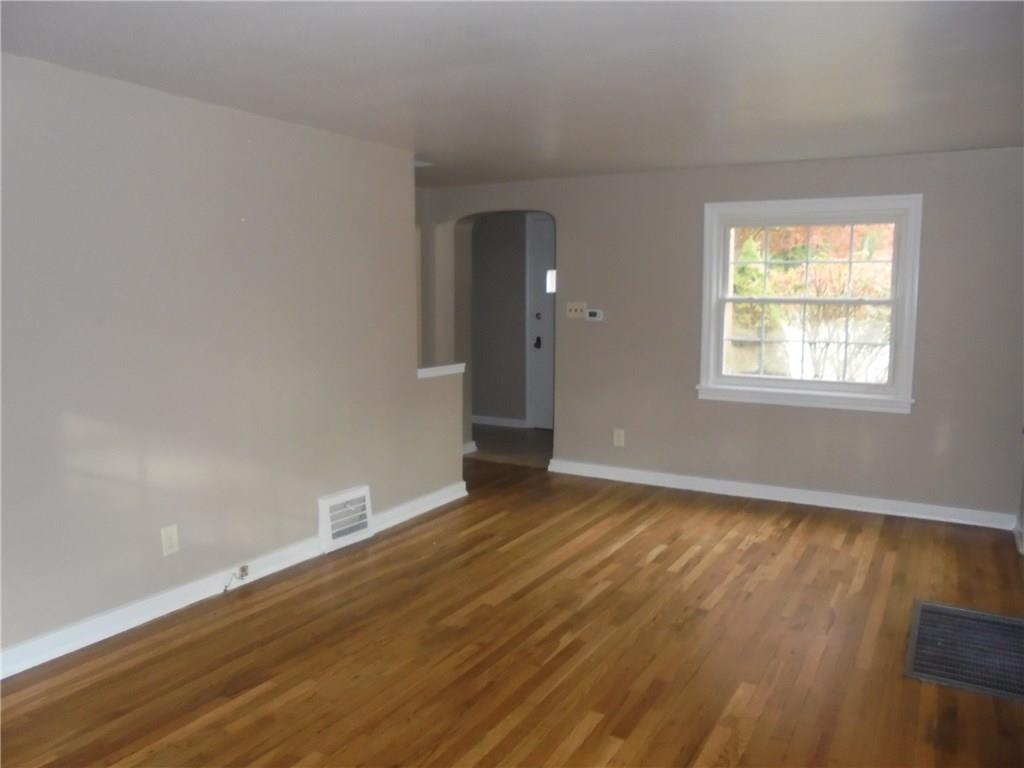 234 Long Road Pittsburgh, PA 15235 - Photo 3 of 14 Gallery Image 3