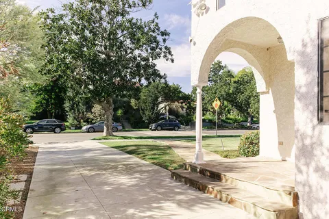 $1,995,000 | 136 South Arden Boulevard, Los Angeles, CA 90004