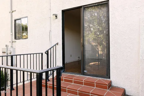 $1,995,000 | 136 South Arden Boulevard, Los Angeles, CA 90004