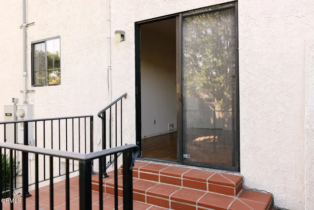 $1,995,000 | 136 South Arden Boulevard, Los Angeles, CA 90004