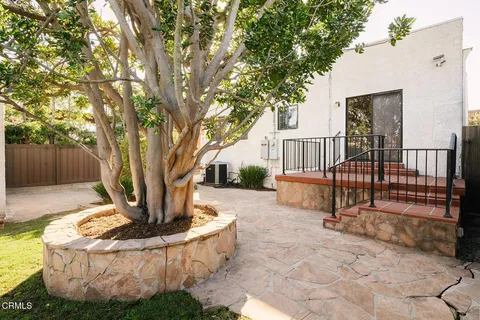 $1,995,000 | 136 South Arden Boulevard, Los Angeles, CA 90004