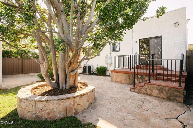 $1,995,000 | 136 South Arden Boulevard, Los Angeles, CA 90004