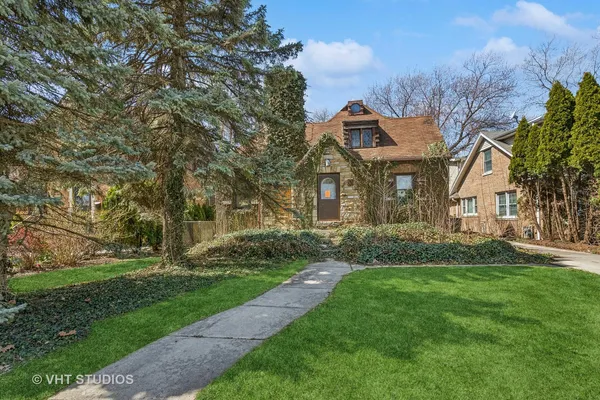 $275,000 | 562 Byrd Road, Riverside, IL 60546