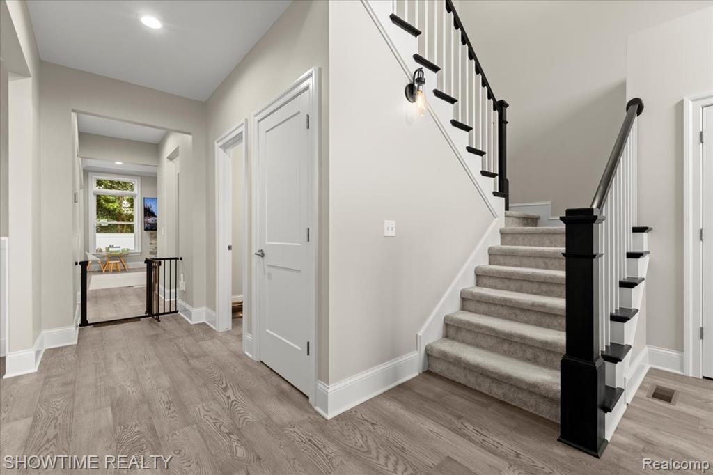 291 West Tienken Road Rochester Hills, MI 48306 - Photo 8 of 49