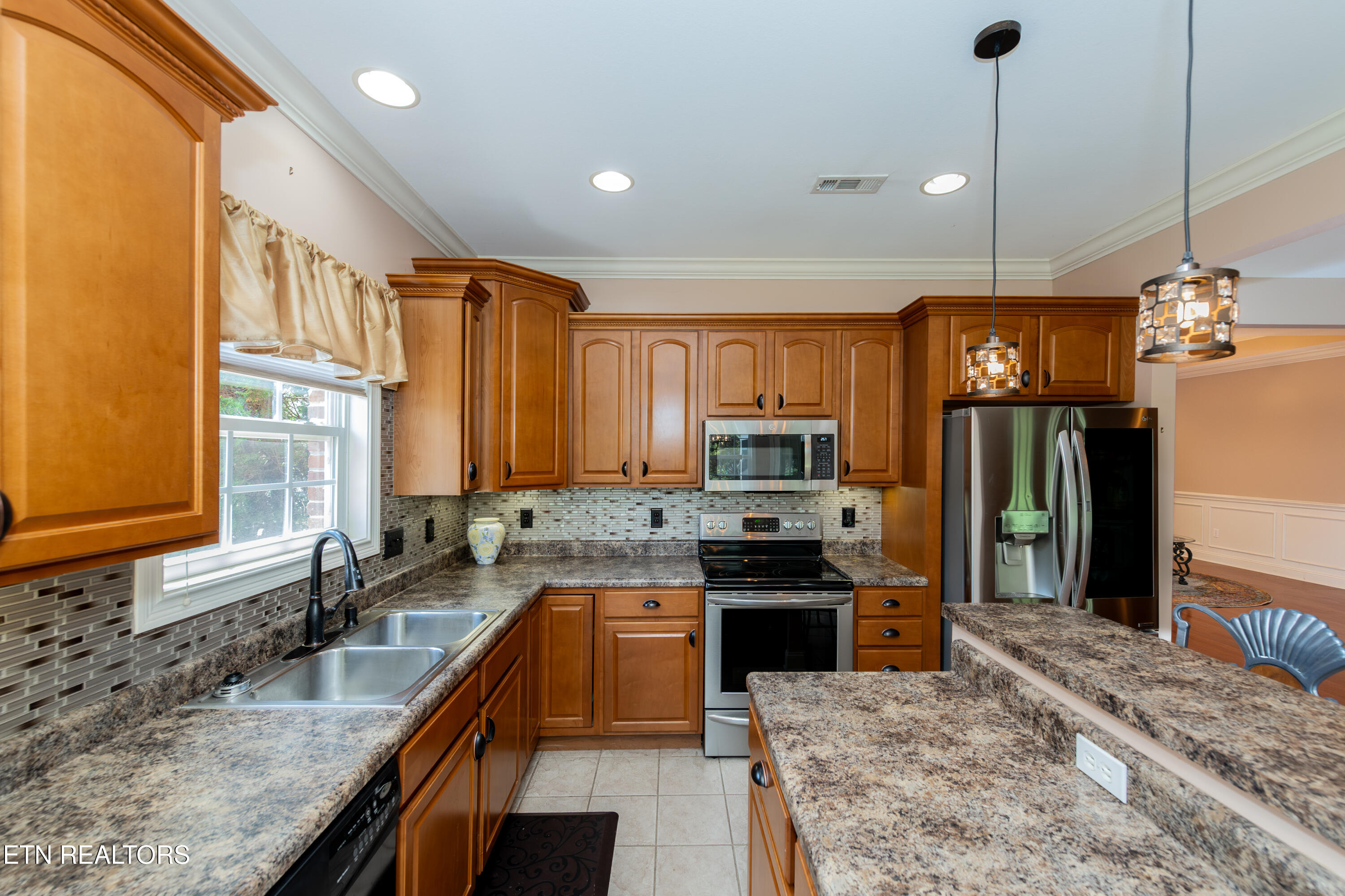 120 Meridian Way Clinton, TN 37716 - Photo 9 of 47 DSC_3907-Edit