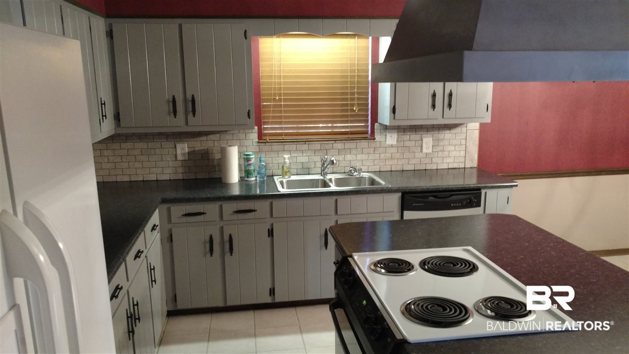 7958 Hilltop Street Mobile, AL 36619 - Photo 5 of 25