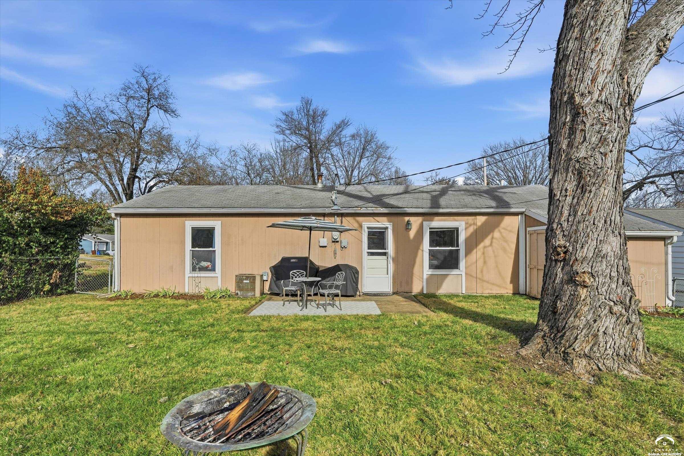 1829 Brook Street Lawrence, KS 66044 - Photo 28 of 33