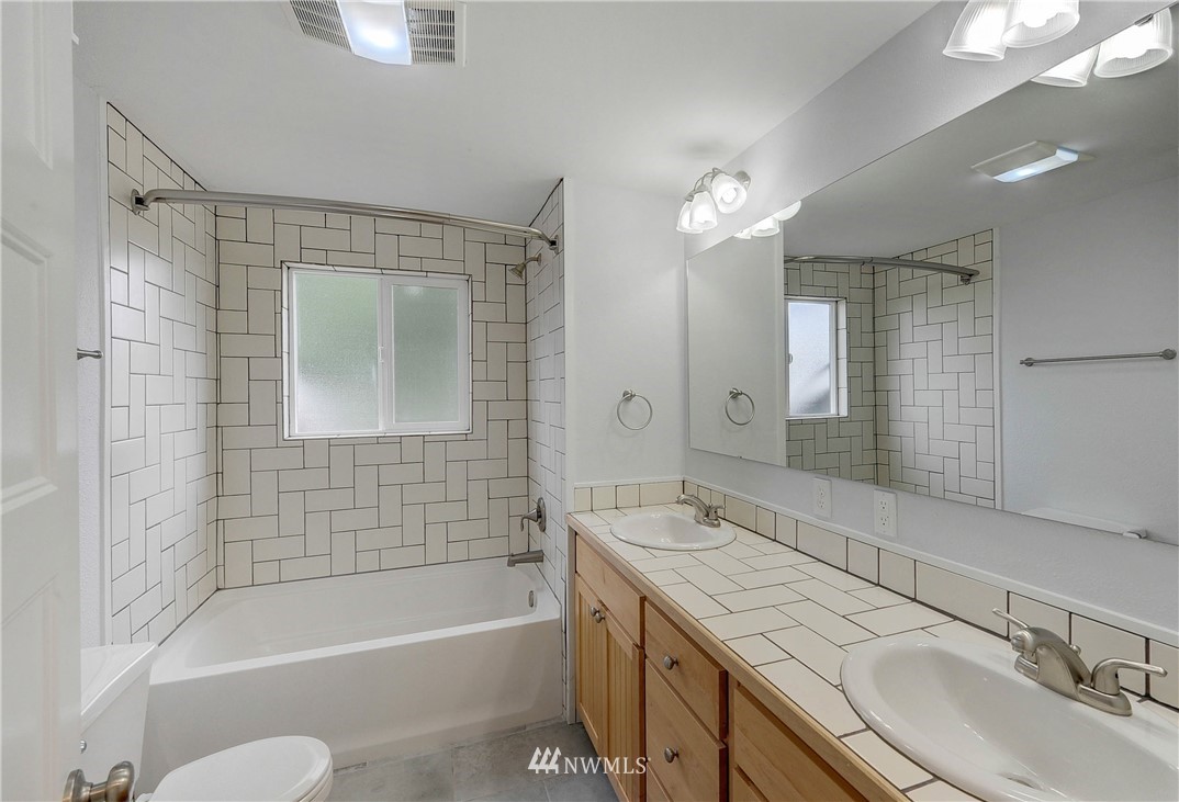 8424 Littlerock Road Southwest Olympia, WA 98512 - Photo 13 of 25 Gallery Image 13