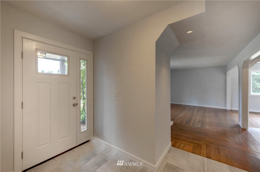 8424 Littlerock Road Southwest Olympia, WA 98512 - Photo 4 of 25 Gallery Image 4
