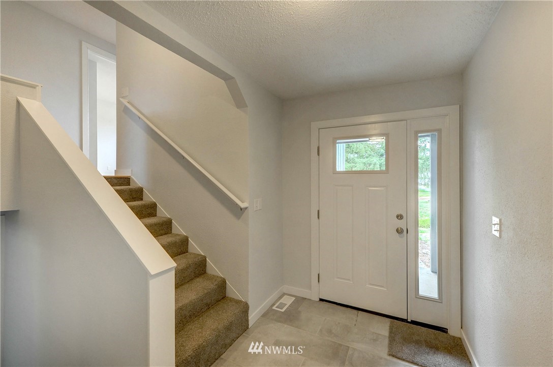 8424 Littlerock Road Southwest Olympia, WA 98512 - Photo 5 of 25 Gallery Image 5