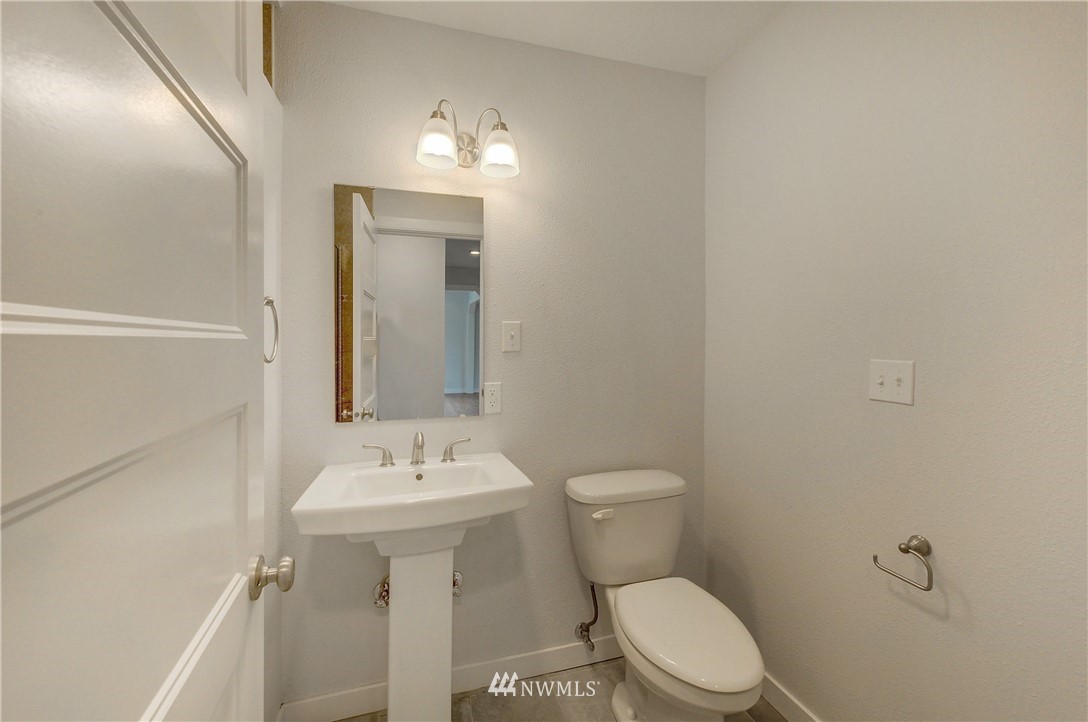 8424 Littlerock Road Southwest Olympia, WA 98512 - Photo 10 of 25 Gallery Image 10