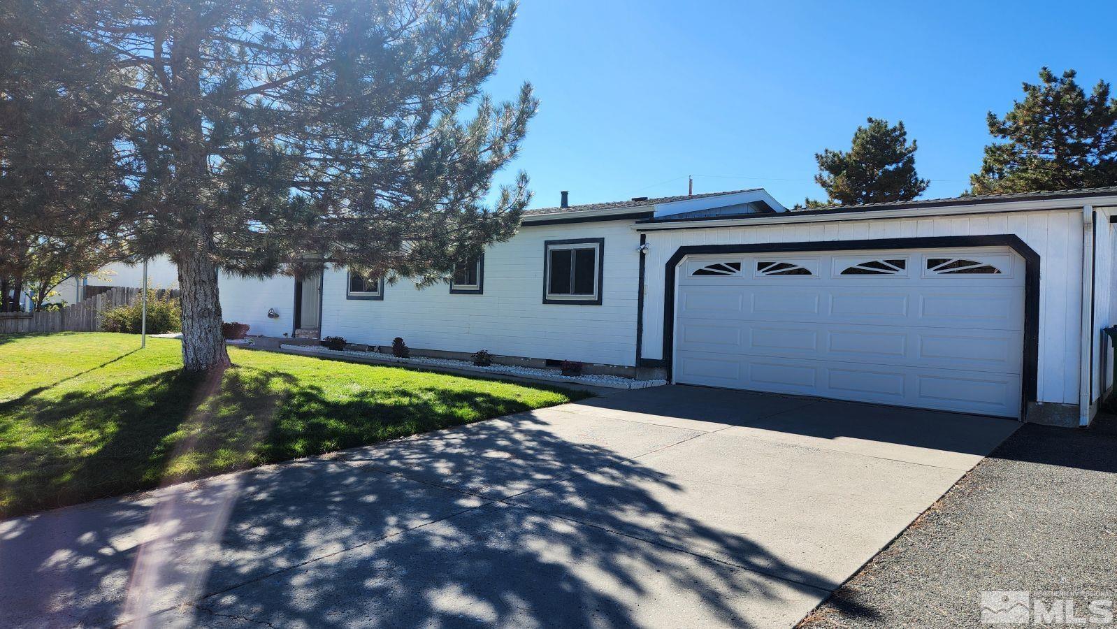 17235 Whippoorwill Lane Reno, NV 89508 - Photo 3 of 28 Photo 3