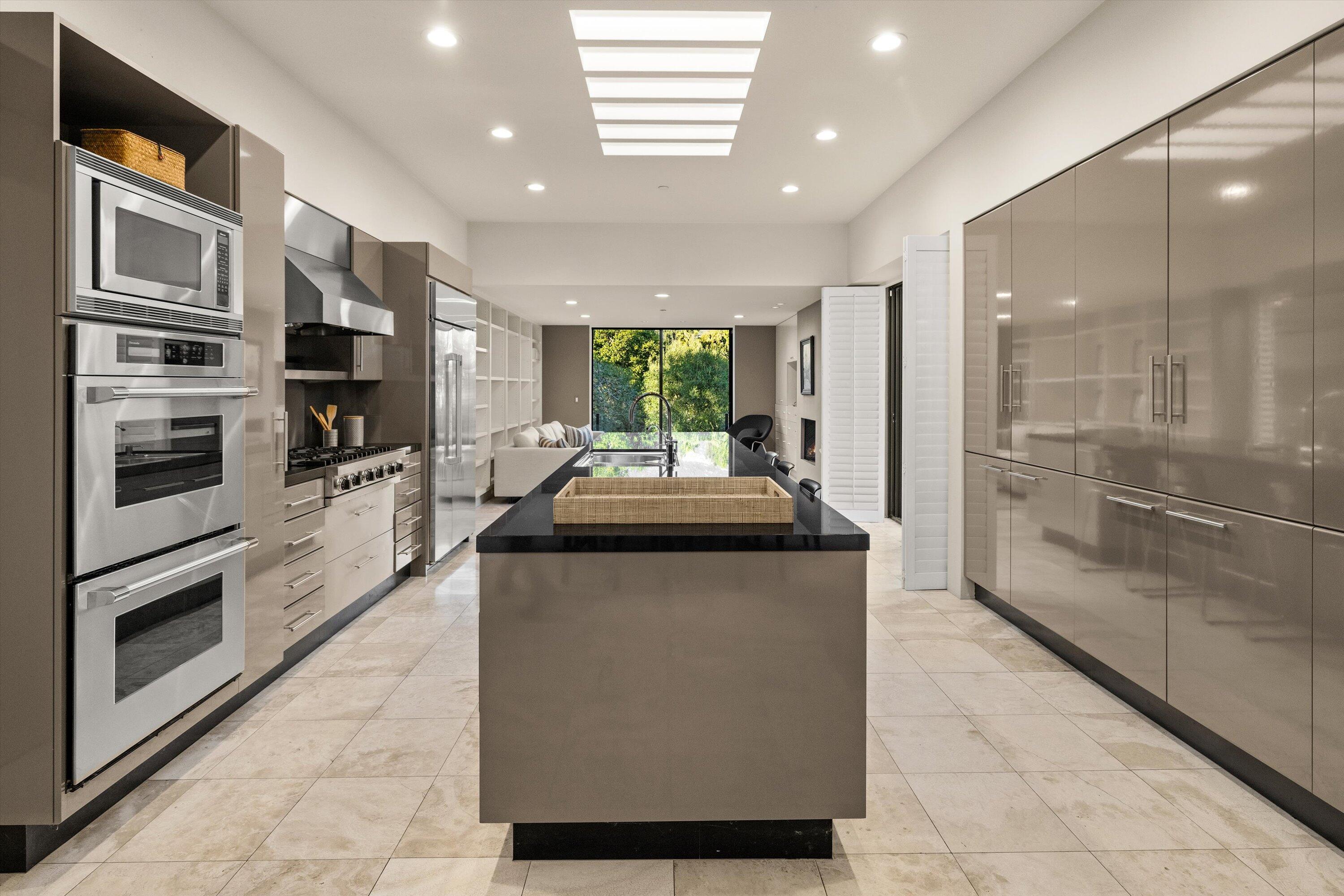 301 San Ysidro Road Montecito, CA 93108 - Photo 7 of 18 7