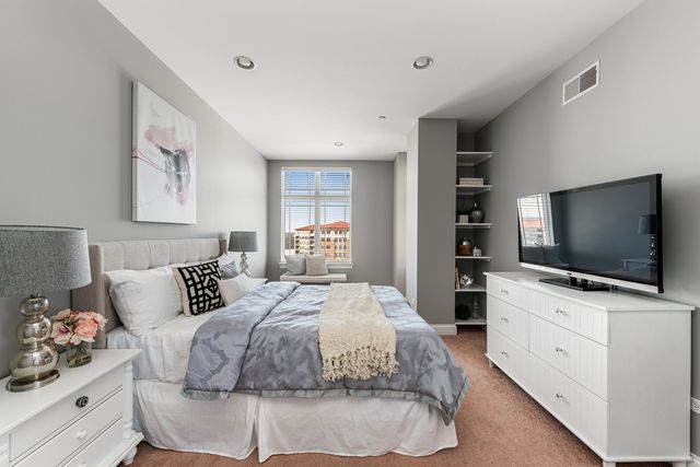 $453,000 | 40 Prairie Park Drive, Unit 709, Wheeling, IL 60090