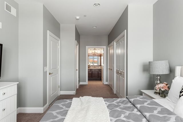 $453,000 | 40 Prairie Park Drive, Unit 709, Wheeling, IL 60090