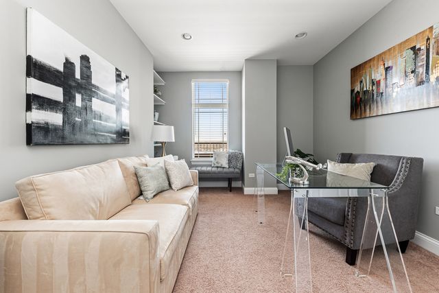 $453,000 | 40 Prairie Park Drive, Unit 709, Wheeling, IL 60090