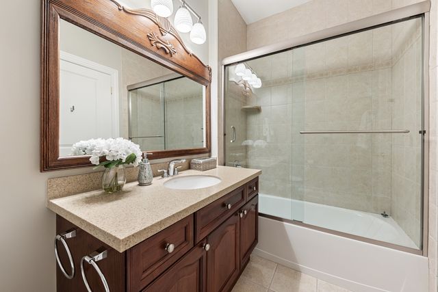 $453,000 | 40 Prairie Park Drive, Unit 709, Wheeling, IL 60090