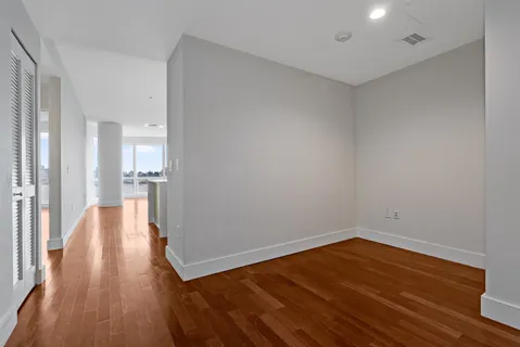 $1,100,000 | 77 Hudson Street, Unit 2705, Jersey City, NJ 07302
