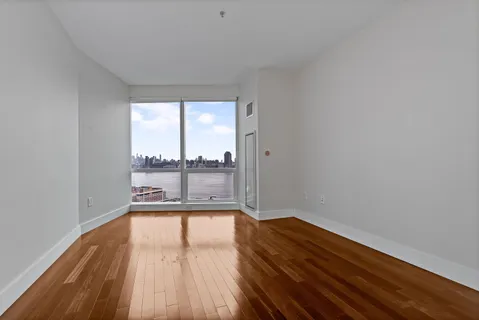 $1,100,000 | 77 Hudson Street, Unit 2705, Jersey City, NJ 07302