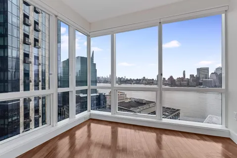 $1,100,000 | 77 Hudson Street, Unit 2705, Jersey City, NJ 07302