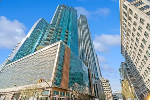$1,049,000 | 77 Hudson Street, Unit 2705, Jersey City, NJ 07302