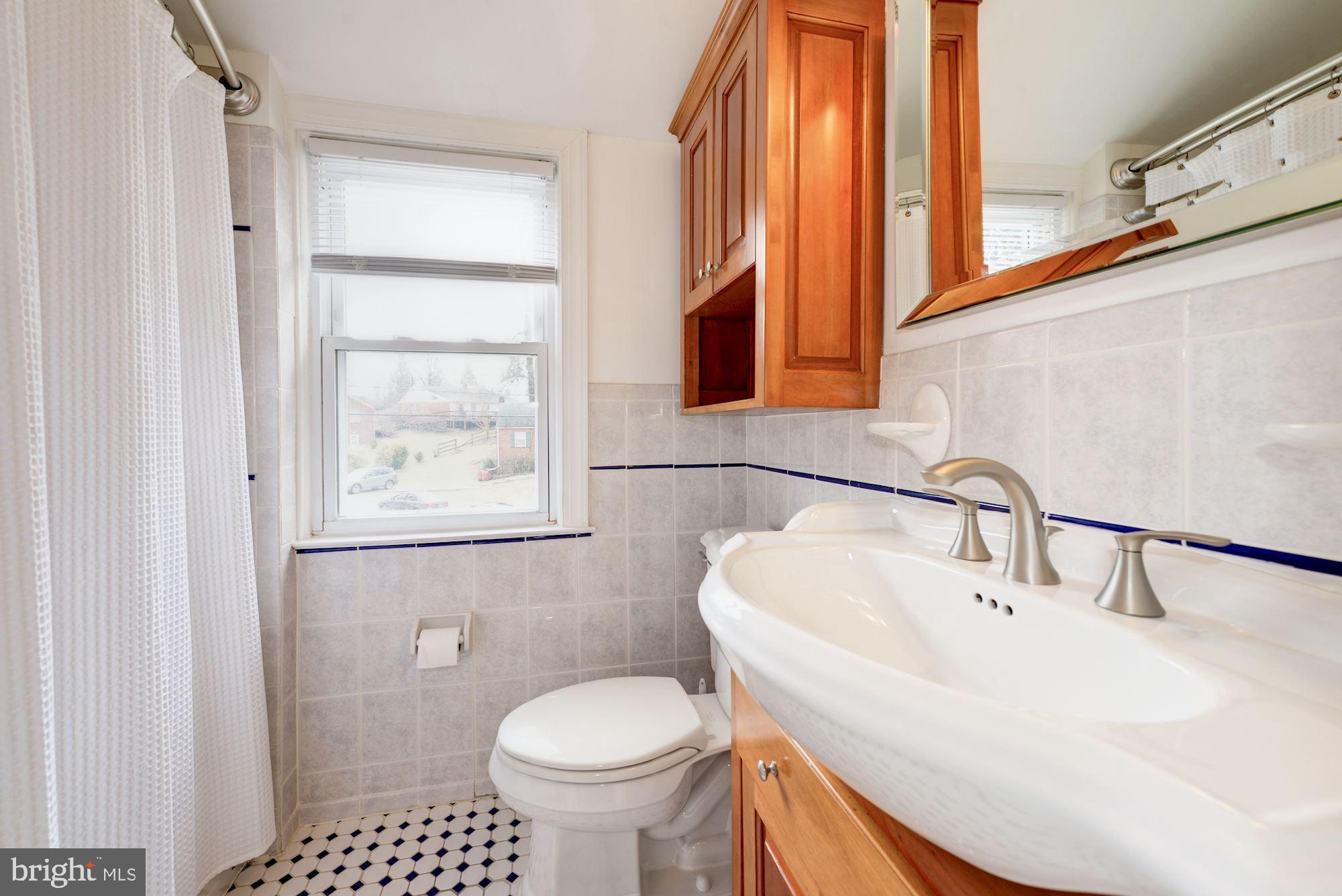 2821 Ivydale Street Silver Spring, MD 20902 - Photo 28 of 36 Upstairs Full Bathroom