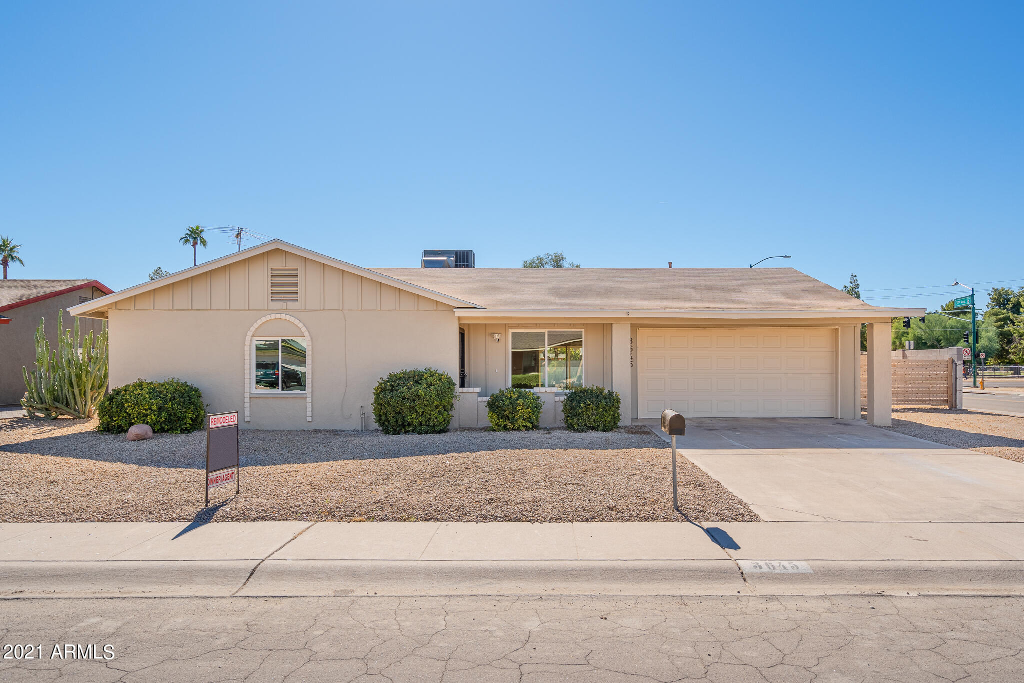 3645 West Wethersfield Road Phoenix, AZ 85029 - Photo 2 of 32 02_Front_02