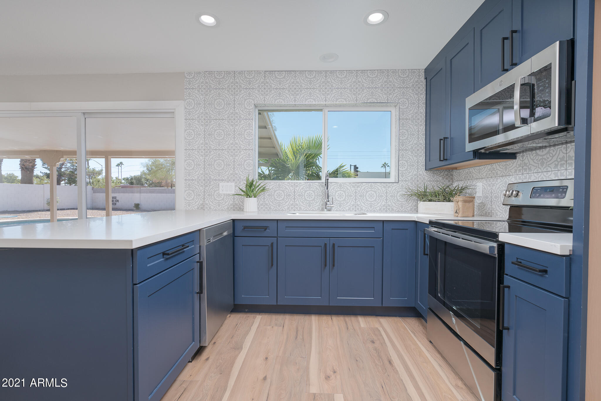 3645 West Wethersfield Road Phoenix, AZ 85029 - Photo 8 of 32 08_Kitchen_02
