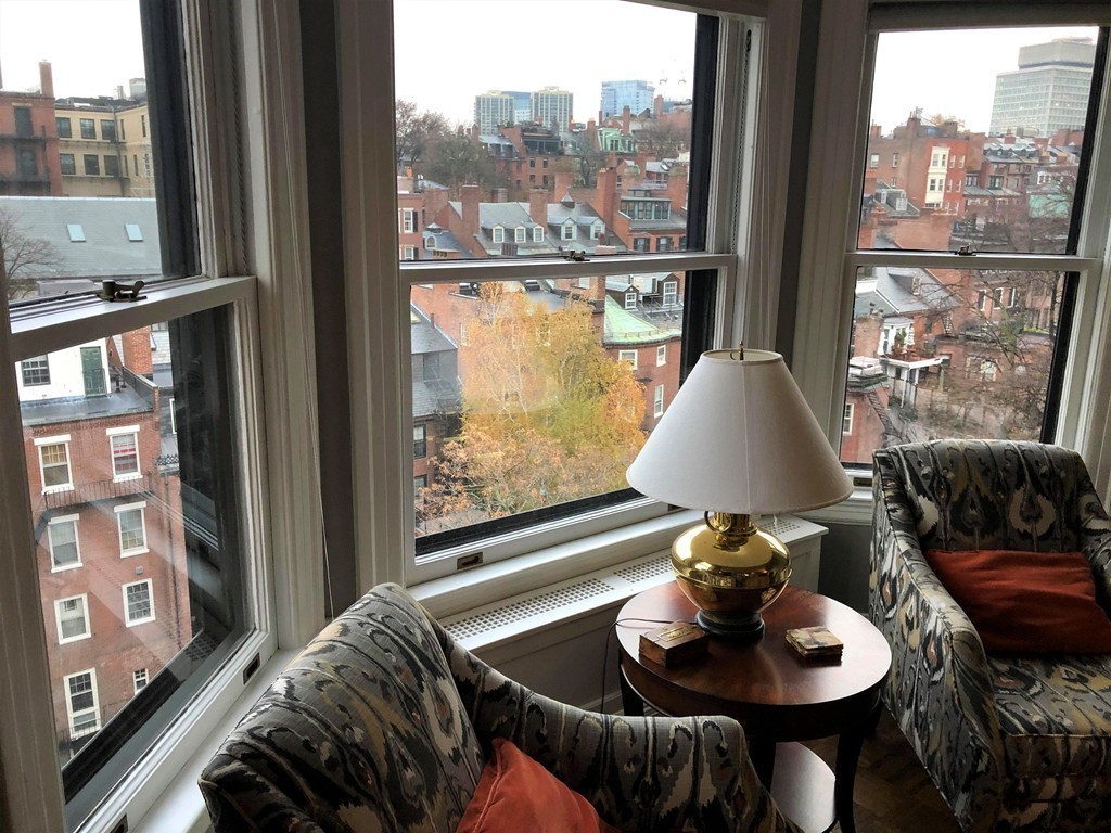 48 Beacon Street, Unit 9R Boston, MA 02108 - Photo 6 of 21 a living room with furniture and a window