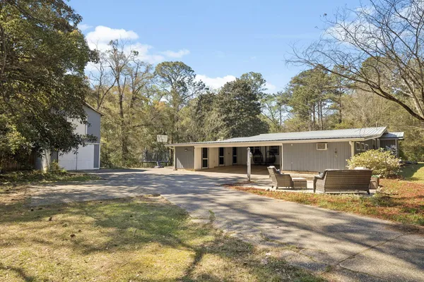$475,000 | 190 Meadowbrook Lane, DeFuniak Springs, FL 32435