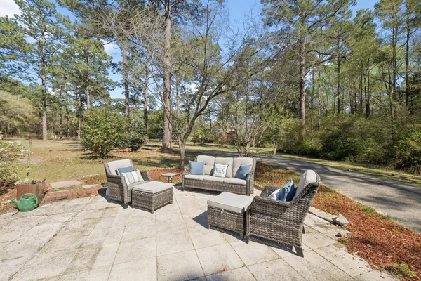 $475,000 | 190 Meadowbrook Lane, DeFuniak Springs, FL 32435