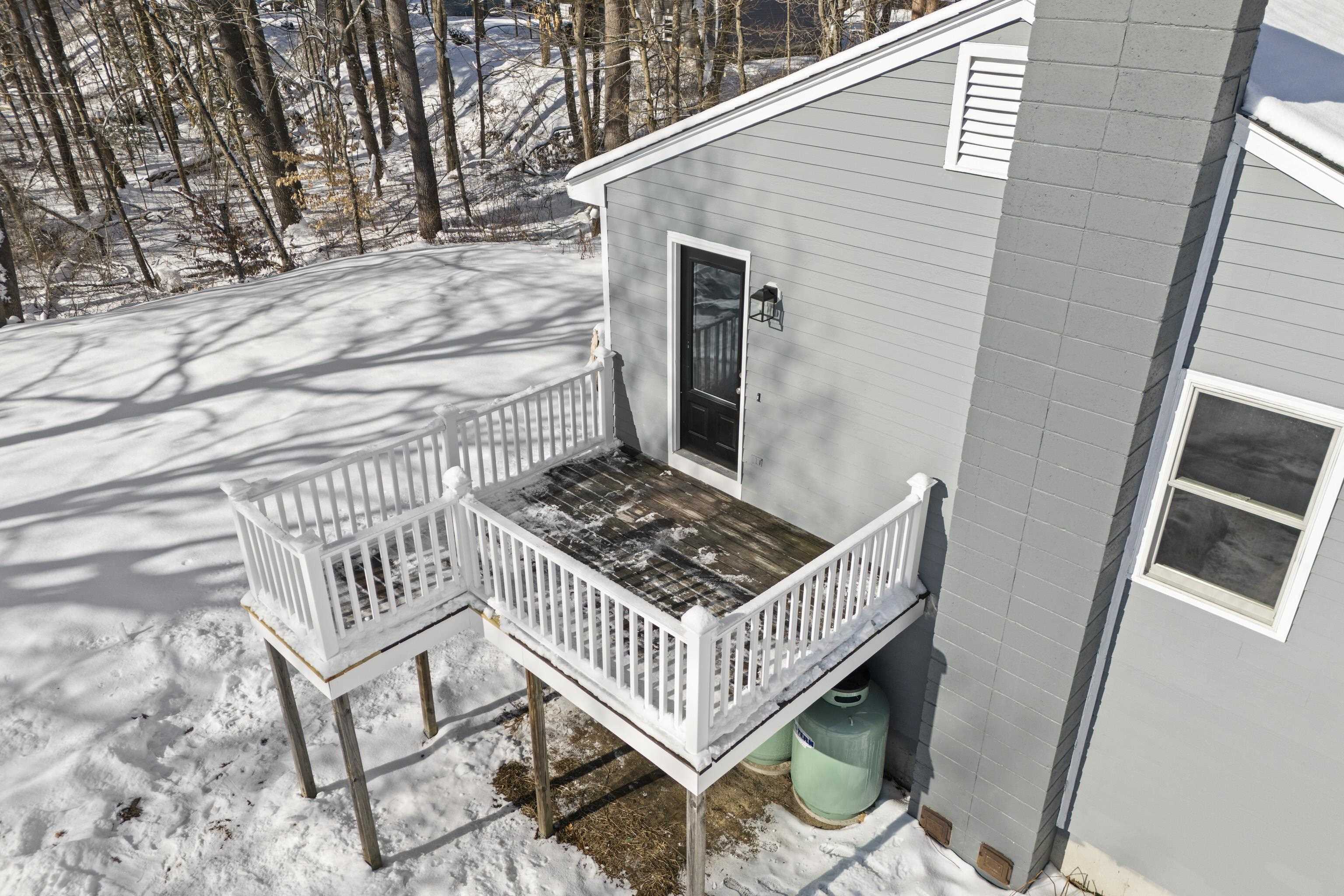 49 Depot Road Epping, NH 03042 - Photo 10 of 60