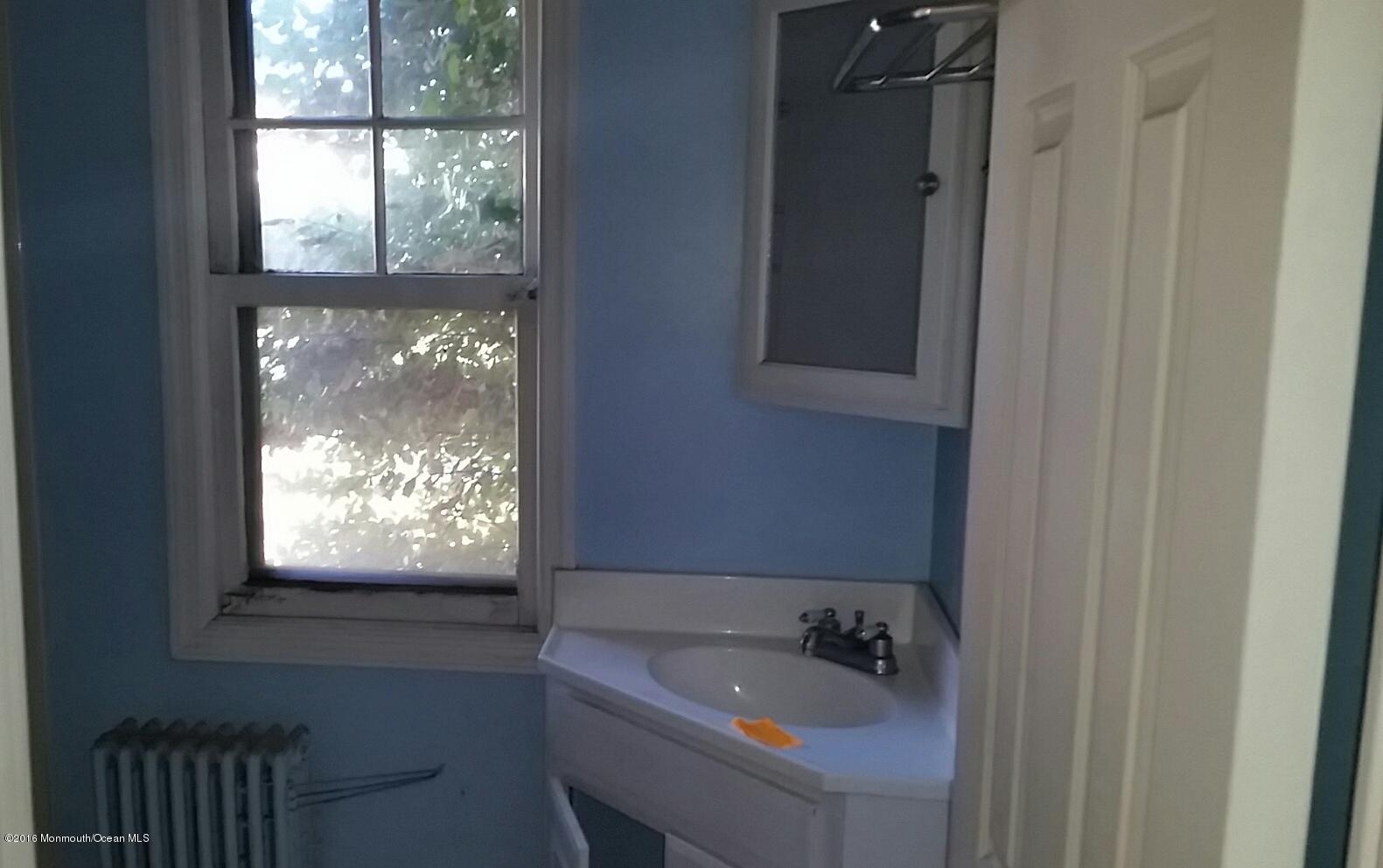 820 Ridge Road Keyport, NJ 07735 - Photo 7 of 10 2015-11-24-12-27-05_AATSC