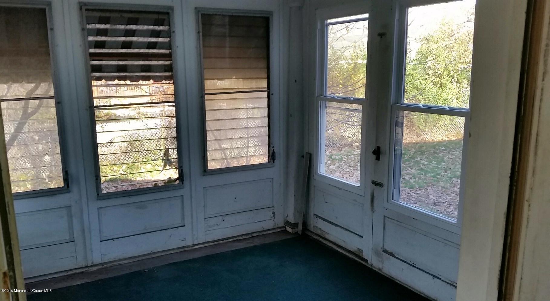 820 Ridge Road Keyport, NJ 07735 - Photo 8 of 10 2015-11-24-12-30-14_AATSC