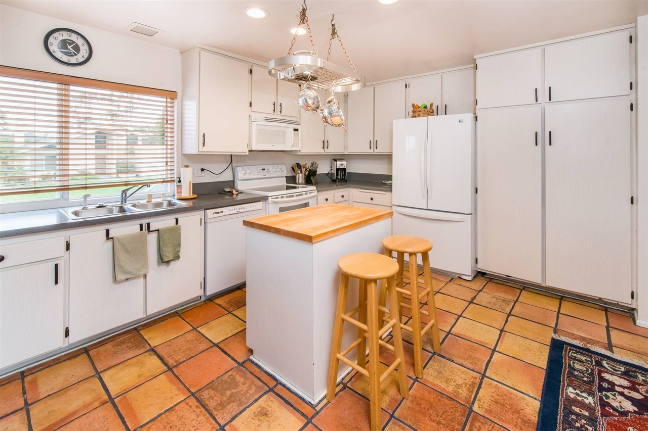 1501 Traske Road Encinitas, CA 92024 - Photo 6 of 19 Gallery Image 6