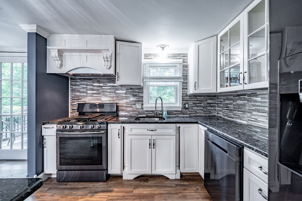 581 Tinkham Road Springfield, MA 01129 - Photo 19 of 41 Gallery Image 19