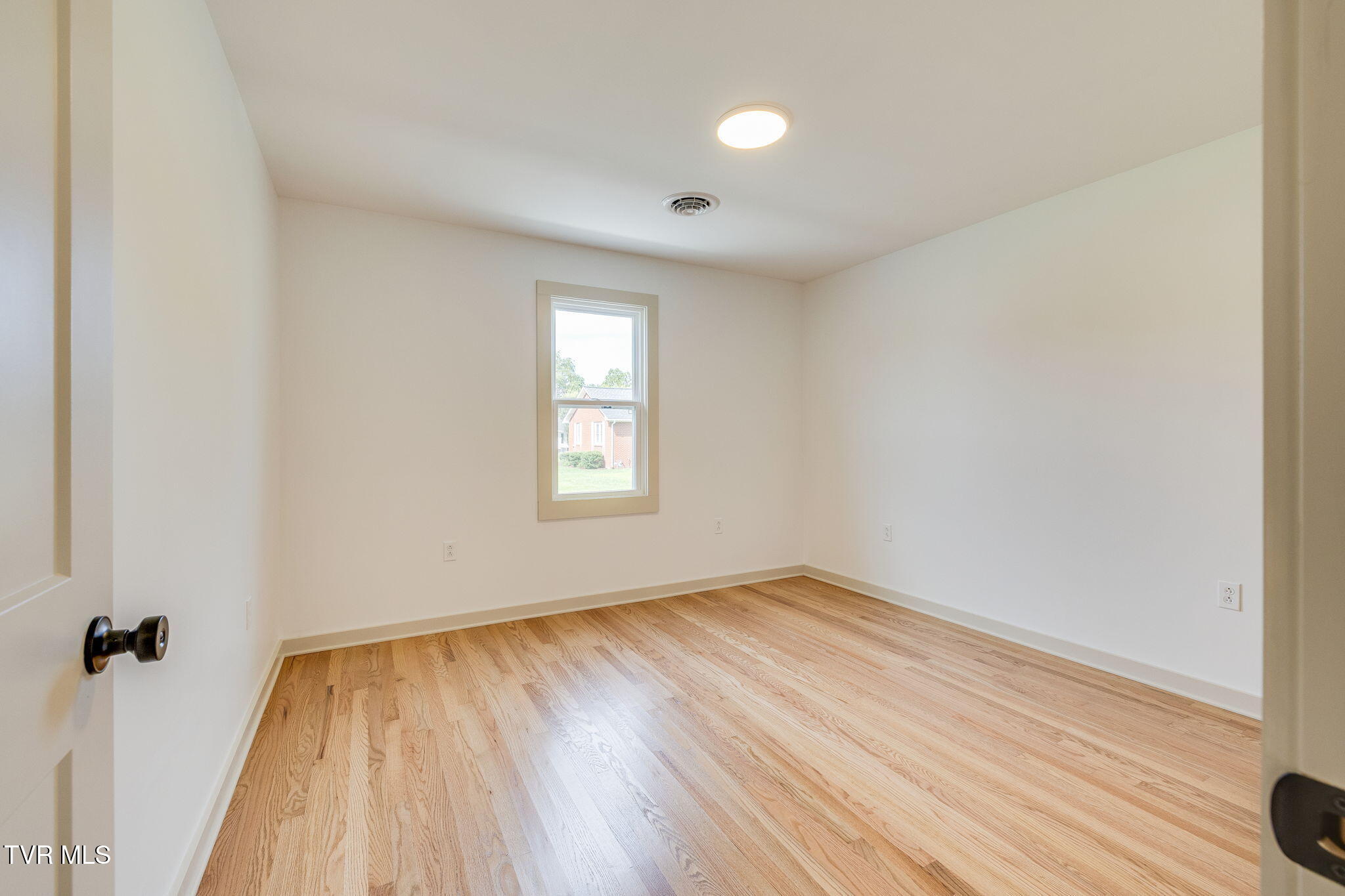 108 Witcher Street Erwin, TN 37650 - Photo 15 of 27 015